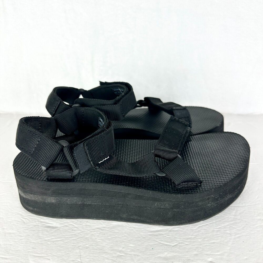 Teva Women's Flatform Universal Sandal Size 6 Black Outdorr Gorpcore Hiking - Picture 2 of 8